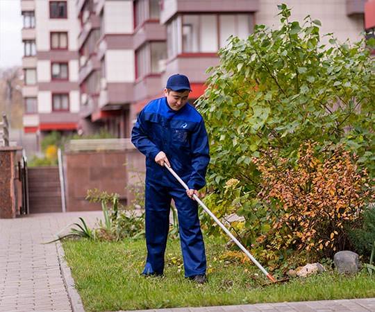 Уборка территории в Бугуруслане и  Оренбургской области